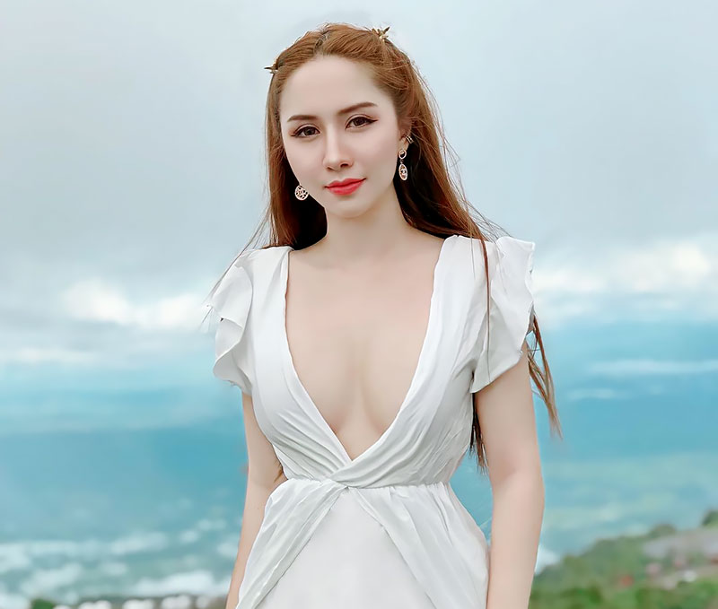 thai mail order bride in wedding dress
